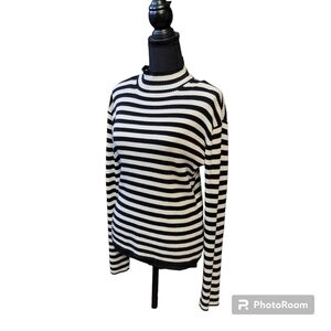 Worthington Knit shirt Black & White Stripped Acrylic/Cotton/Nylon/Spandex SizeM